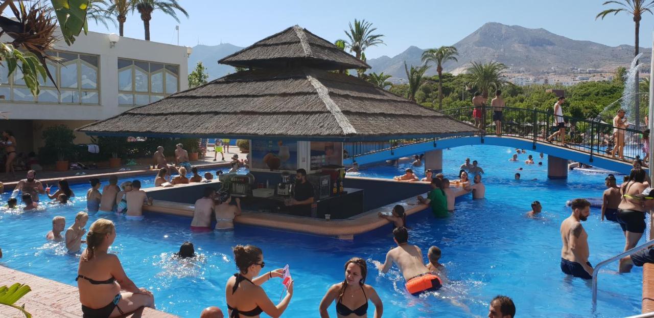 Apartamentos Holidays Benalbeach Benalmadena Luaran gambar