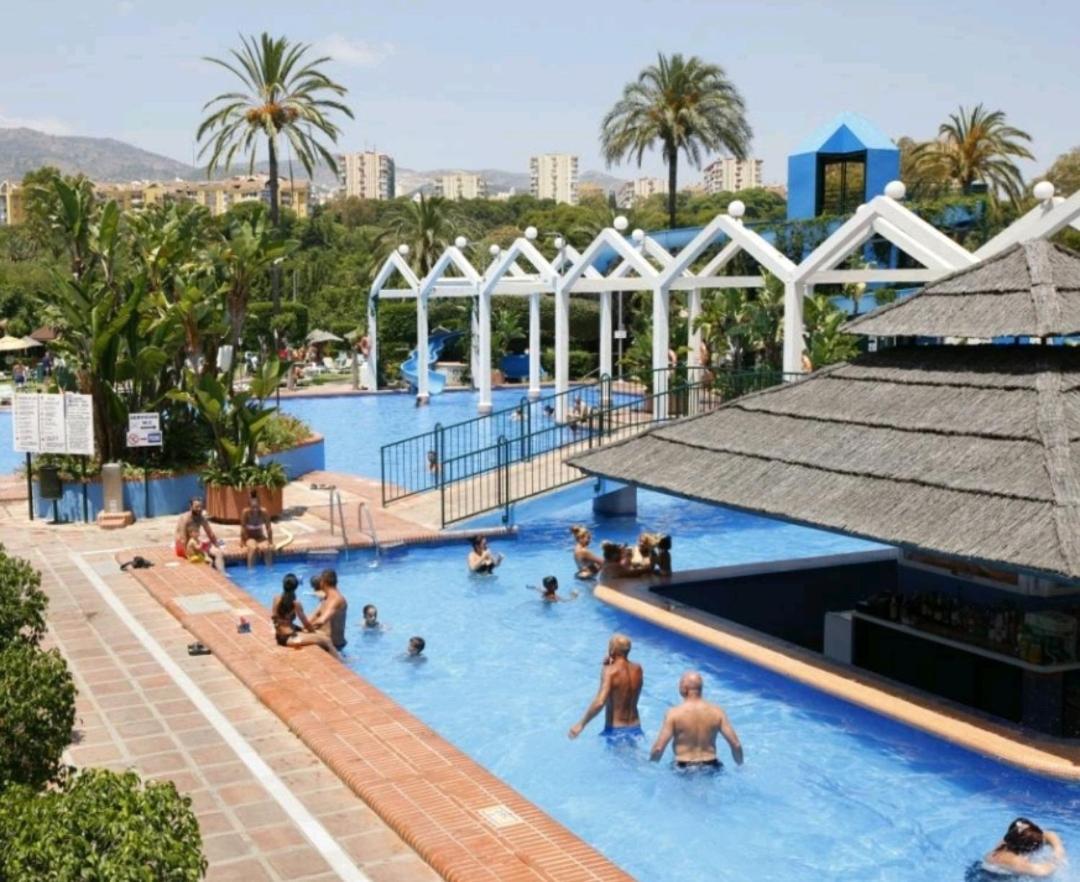 Apartamentos Holidays Benalbeach Benalmadena Luaran gambar