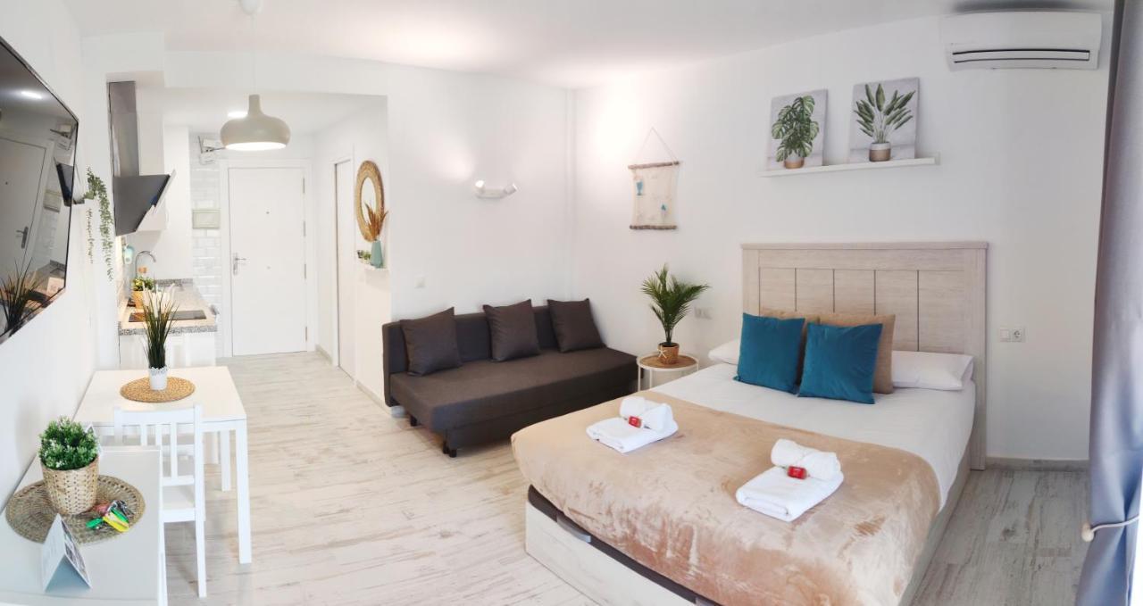 Apartamentos Holidays Benalbeach Benalmadena Luaran gambar