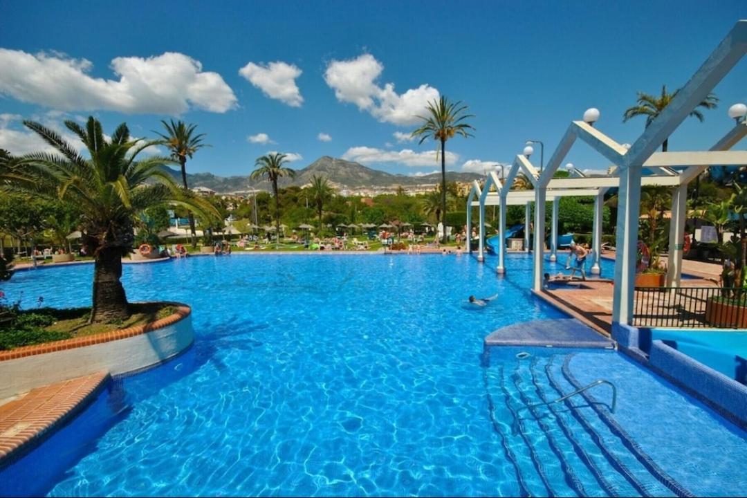 Apartamentos Holidays Benalbeach Benalmadena Luaran gambar