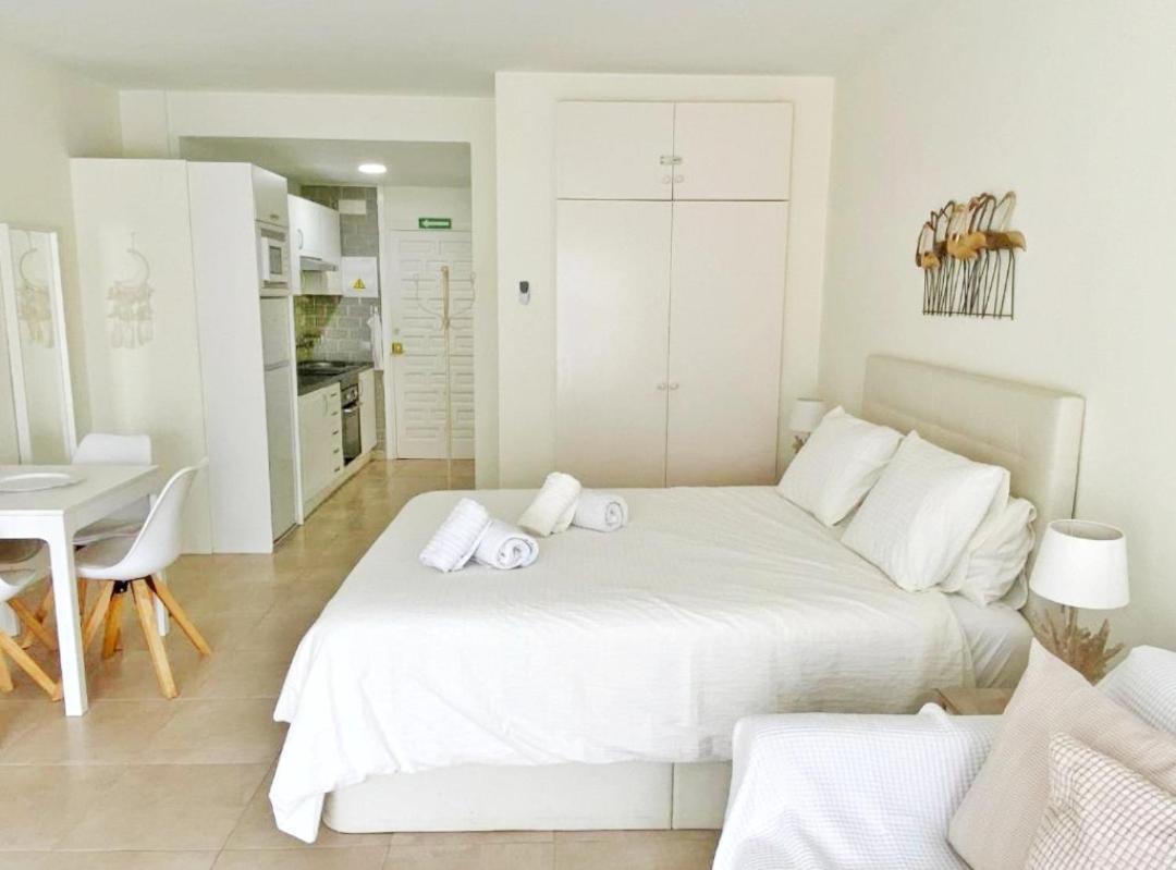 Apartamentos Holidays Benalbeach Benalmadena Luaran gambar