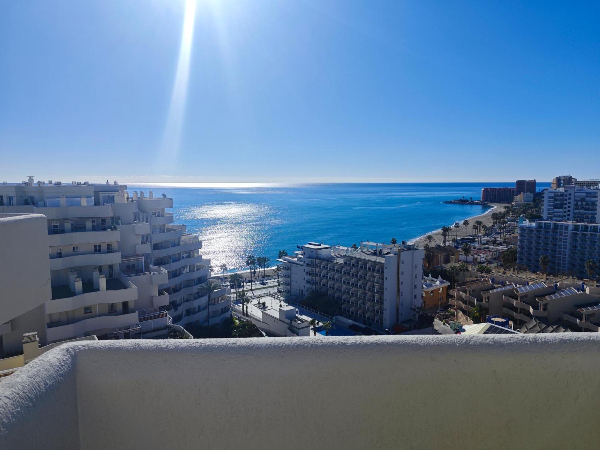 Apartamentos Holidays Benalbeach Benalmadena Luaran gambar