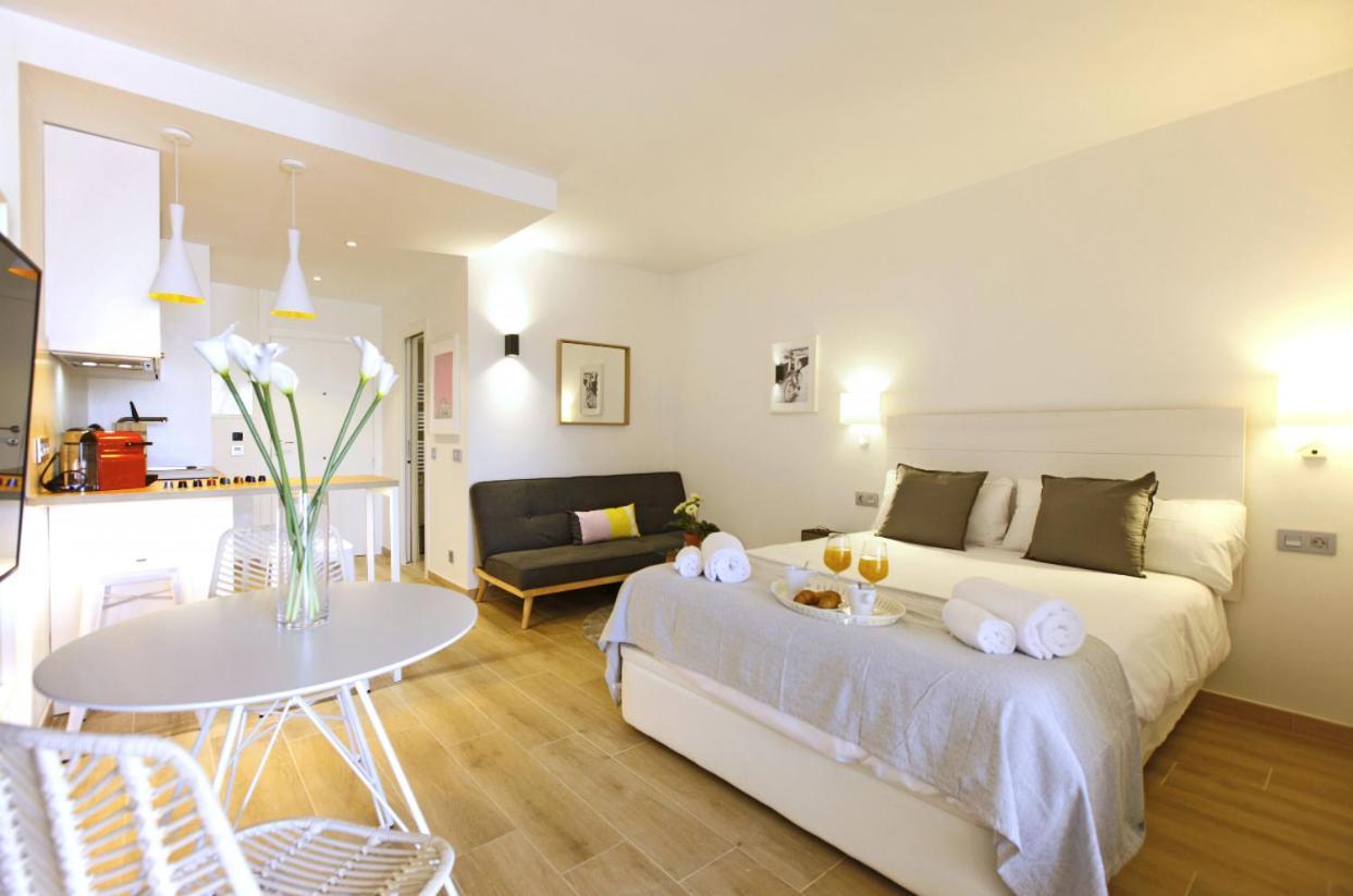 Apartamentos Holidays Benalbeach Benalmadena Bilik gambar