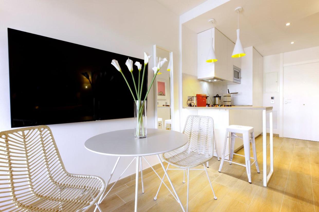 Apartamentos Holidays Benalbeach Benalmadena Bilik gambar