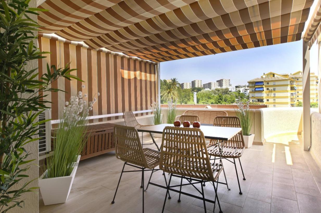 Apartamentos Holidays Benalbeach Benalmadena Luaran gambar