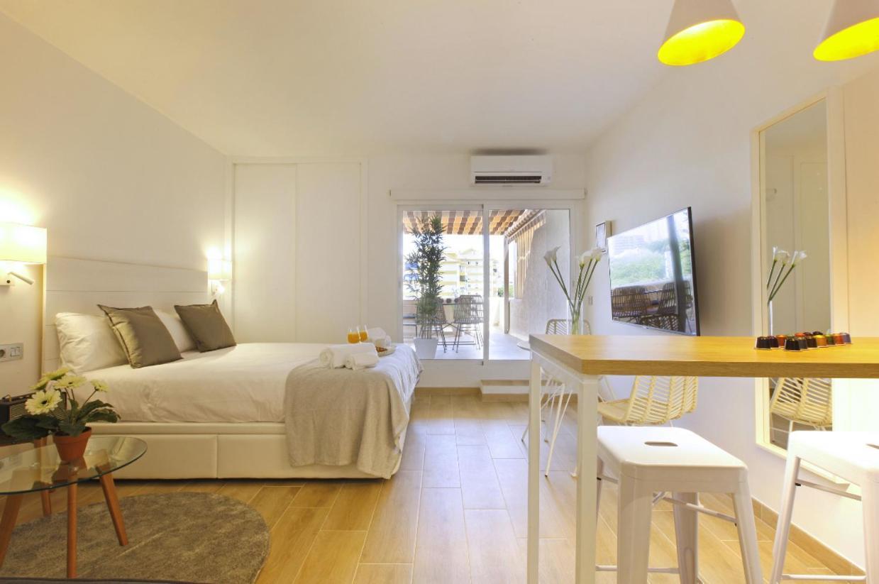 Apartamentos Holidays Benalbeach Benalmadena Bilik gambar